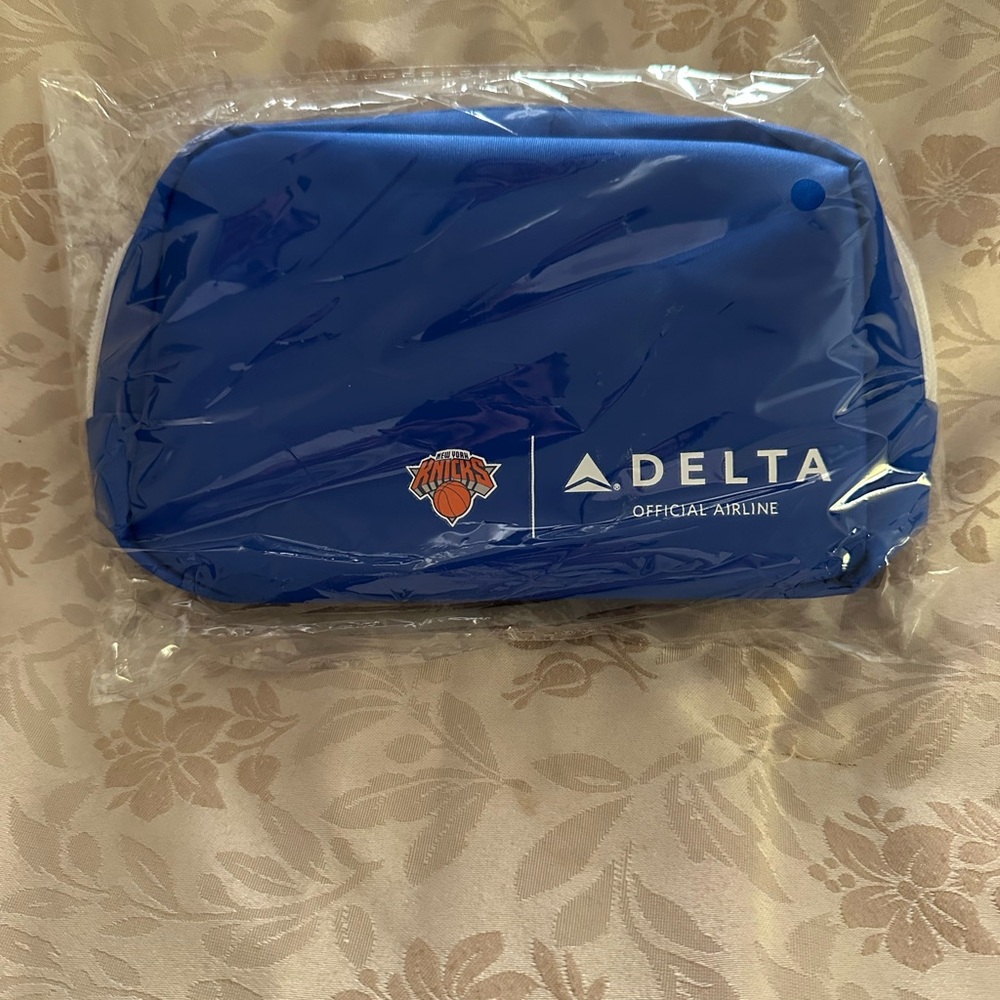 Brand New w/o tags - Unisex Knicks Blue Fanny Pack
